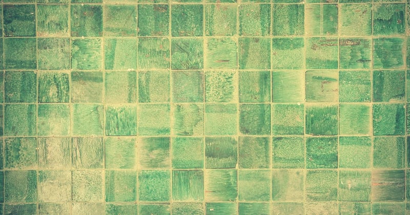 Quel revêtement de sol choisir pour une salle de bain élégante et durable